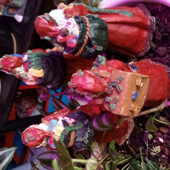 Ks Collections - set of 4 Santas - Picture 4 of 6